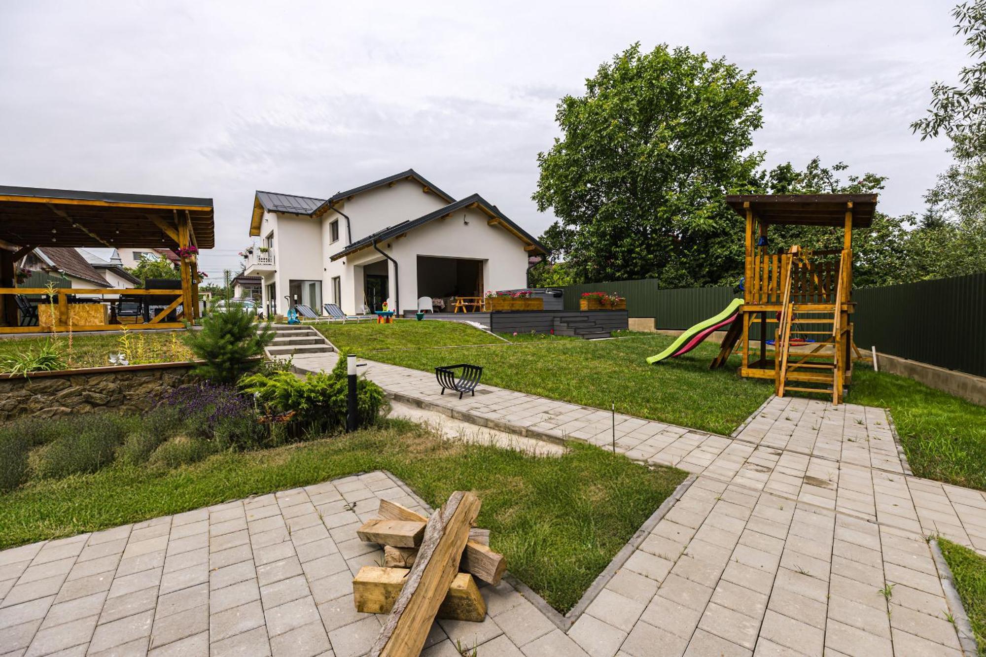 Ioanaguesthouse Турда Екстериор снимка