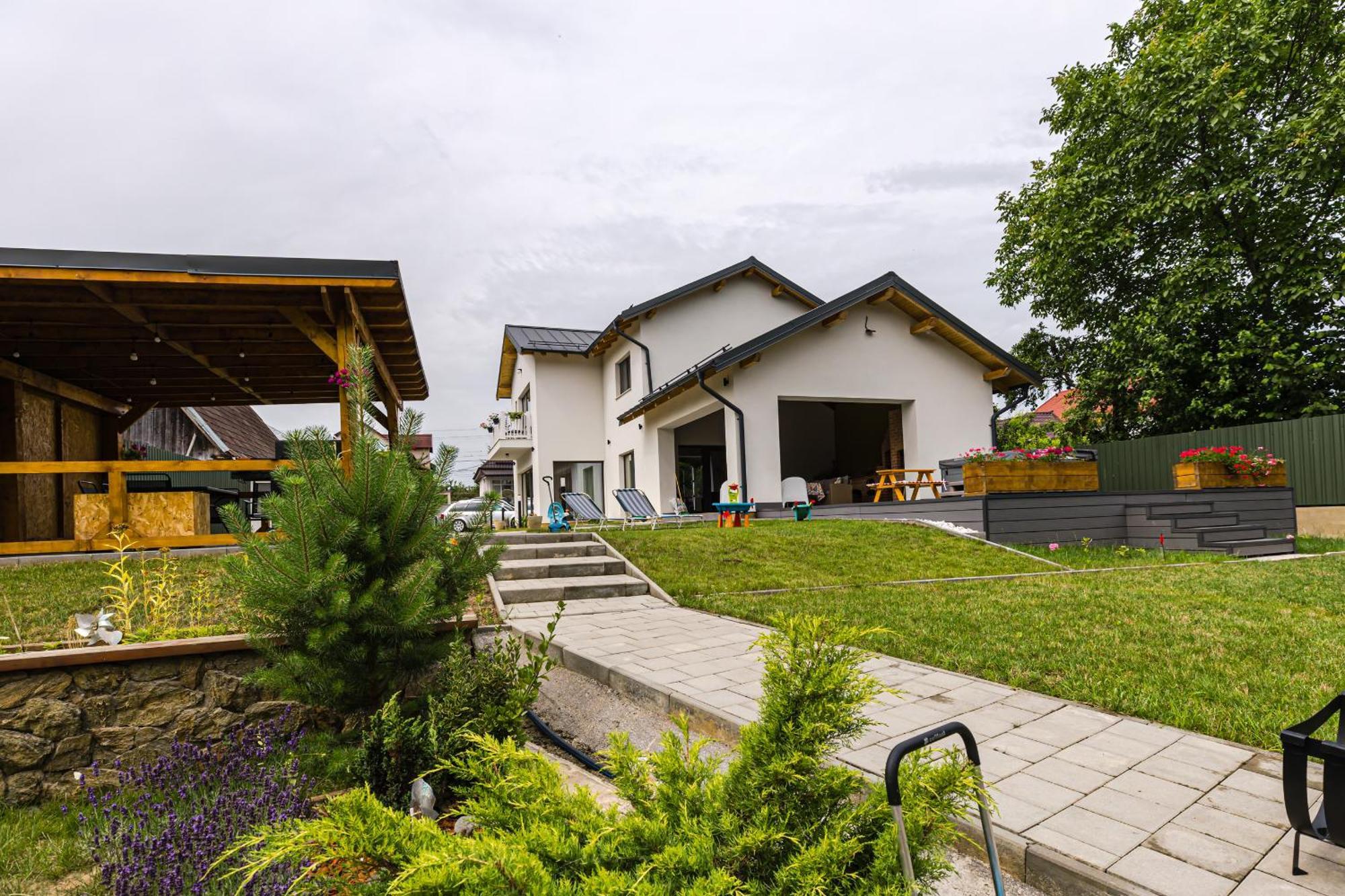 Ioanaguesthouse Турда Екстериор снимка